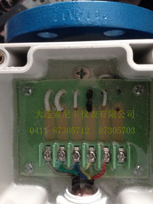 分體式電磁流量計(jì)灌膠